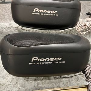 Set Pioneer Speakers